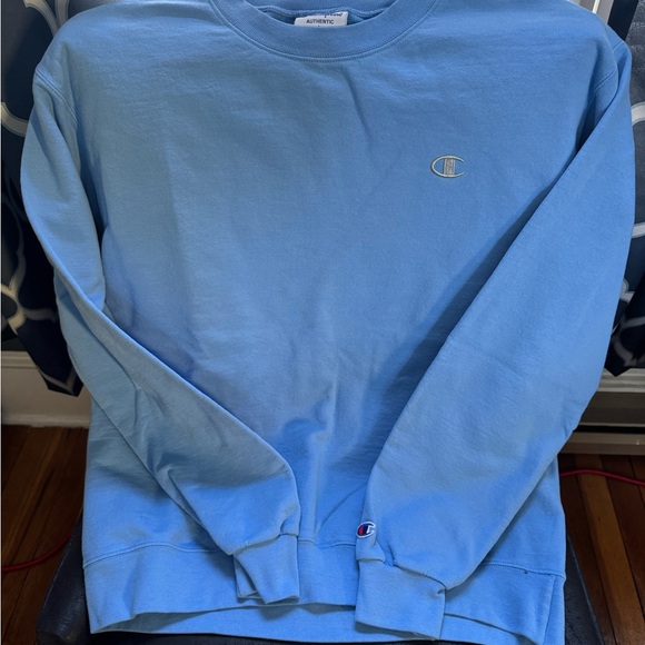 Champion Sweatshirt - Picture 3 of 4
